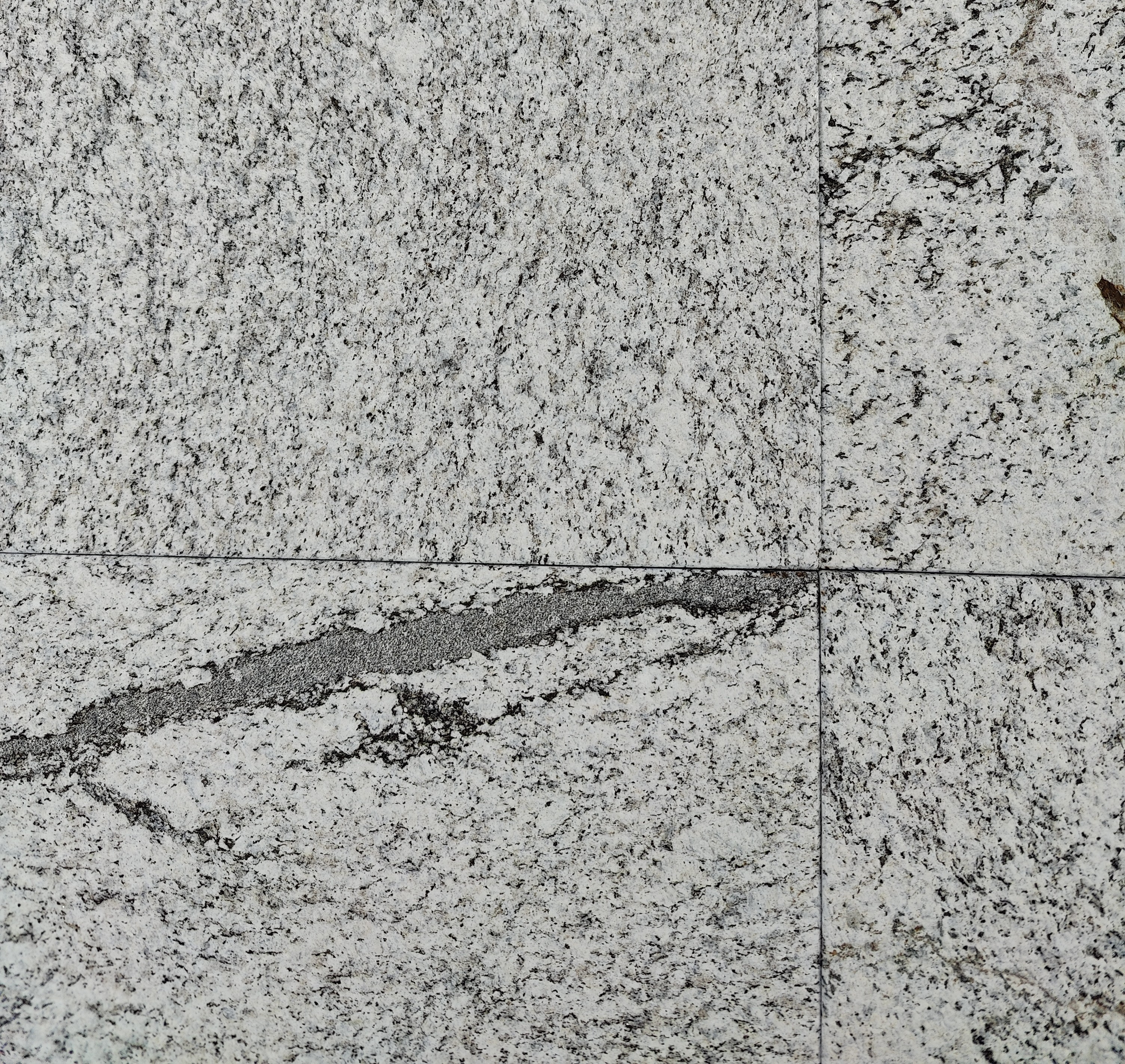 Moderne kjøkken med granittbenk